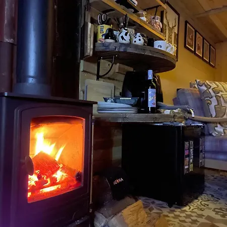 Pear Tree Hut At Carr House Farm * Scarborough