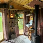 Pear Tree Hut At Carr House Farm *