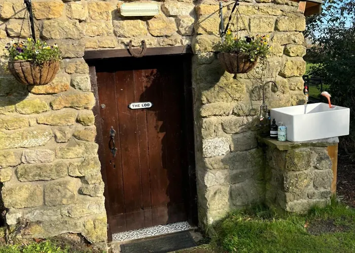 Pear Tree Hut At Carr House Farm Campsite