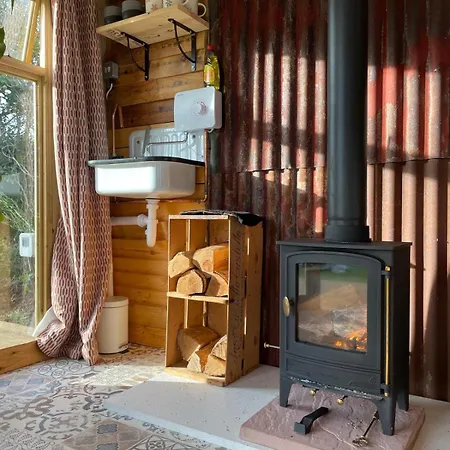 Kemping Pear Tree Hut At Carr House Farm *